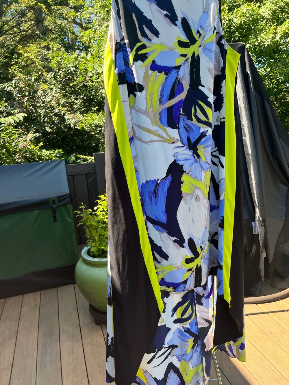 17A:  Vince Camuto High - Low Maxi Print Dress - Sporty - Yet Chic- Vivid Colors